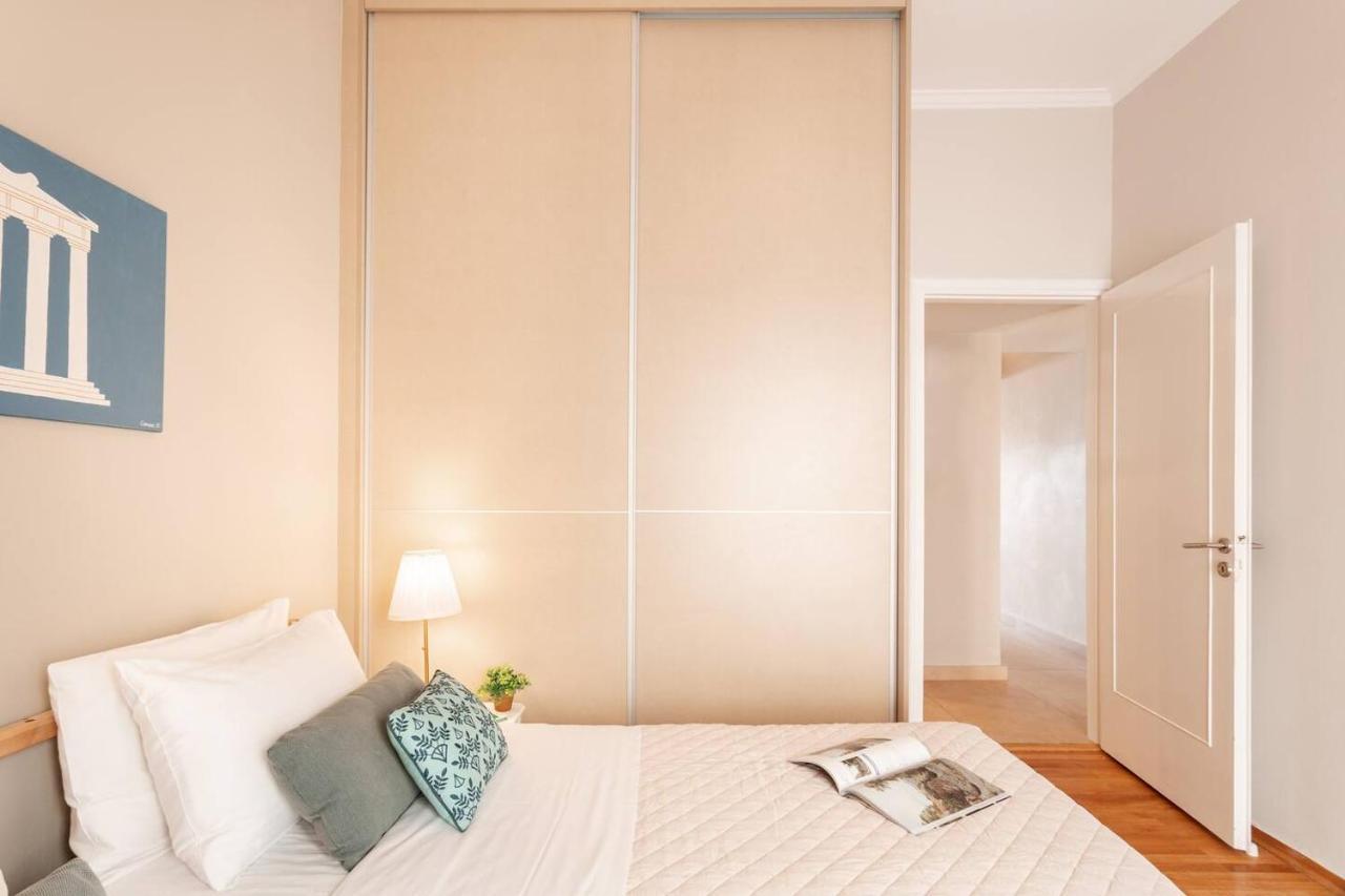 Stylish King Size Bed Steps From Acropolis By Ghh * Athens
