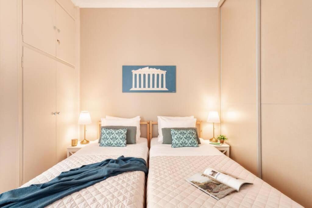Stylish King Size Bed Steps From Acropolis By Ghh *