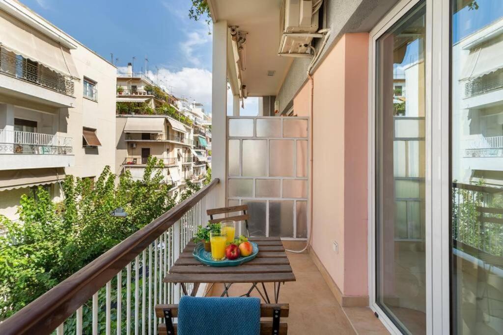 Apartment Stylish King Size Bed Steps From Acropolis By Ghh *